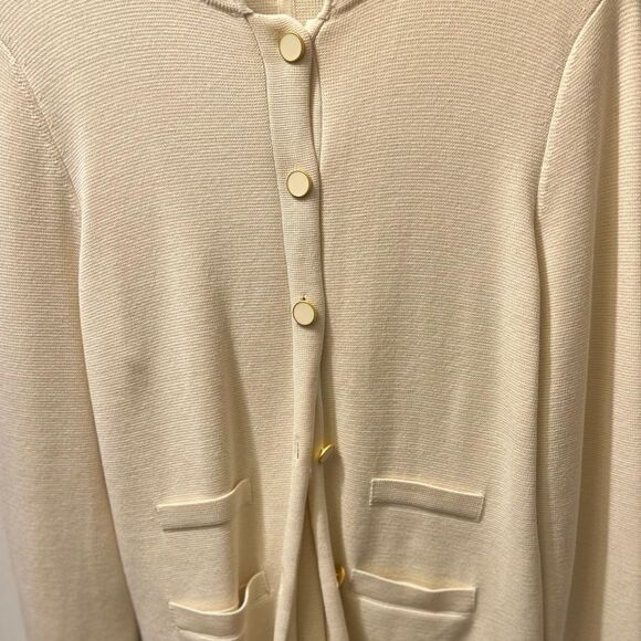 Talbots’s cream sweater arm pit to arm pit approximately 19” length from - Picture 1 of 5